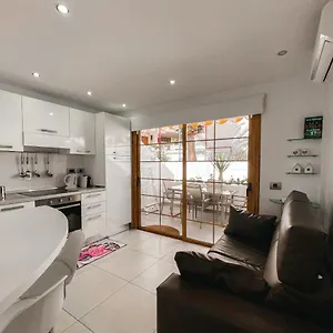 apartamento-sara-in-san-eugenio.in-canary-islands.com/